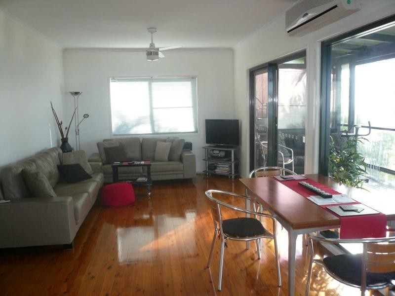 8 Cowes Street, Macleay Island QLD 4184