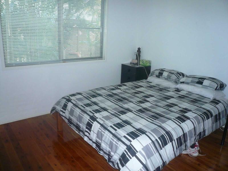 8 Cowes Street, Macleay Island QLD 4184