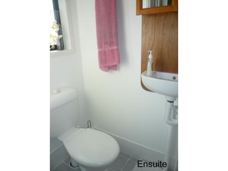 8 Cowes Street, Macleay Island QLD 4184