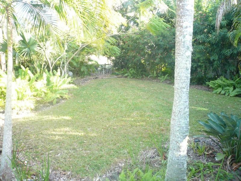 8 Cowes Street, Macleay Island QLD 4184