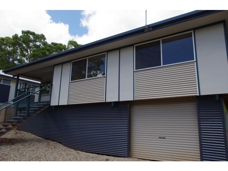 117 High Central Road, Macleay Island QLD 4184