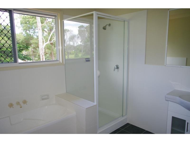 117 High Central Road, Macleay Island QLD 4184