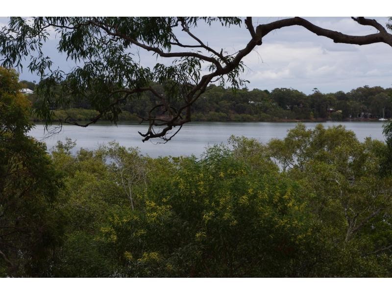 34 Calm Waters Crescent, Macleay Island QLD 4184