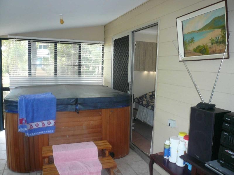 1 Blue Vista Street, Macleay Island QLD 4184