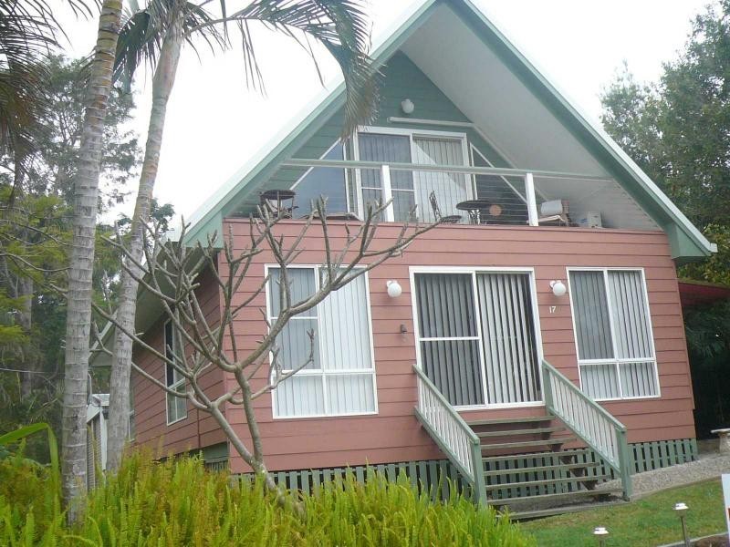 17 Koonwarra Parade, Macleay Island QLD 4184