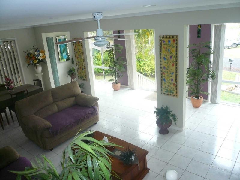 17 Koonwarra Parade, Macleay Island QLD 4184