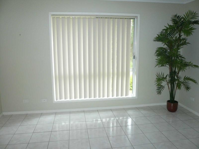 17 Koonwarra Parade, Macleay Island QLD 4184
