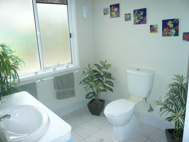 17 Koonwarra Parade, Macleay Island QLD 4184