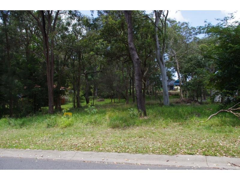 42 Coondooroopa Drive, Macleay Island QLD 4184