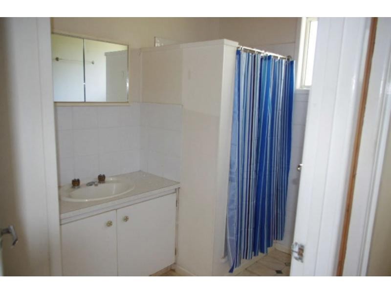 7 Noondoo Street, Macleay Island QLD 4184