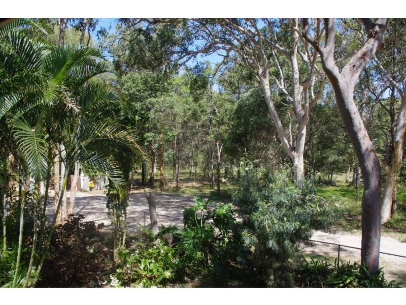 7 Noondoo Street, Macleay Island QLD 4184