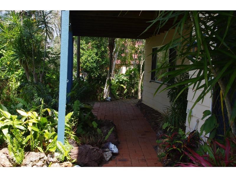 37 Kooberry Street, Macleay Island QLD 4184