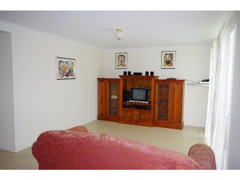 37 Kooberry Street, Macleay Island QLD 4184