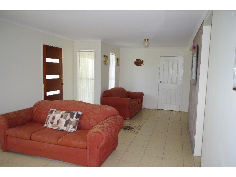 37 Kooberry Street, Macleay Island QLD 4184
