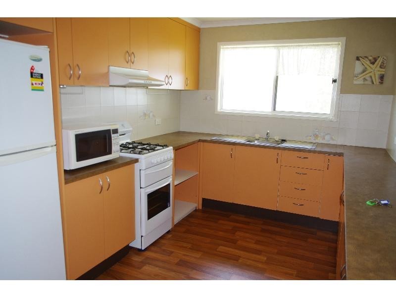 37 Kooberry Street, Macleay Island QLD 4184