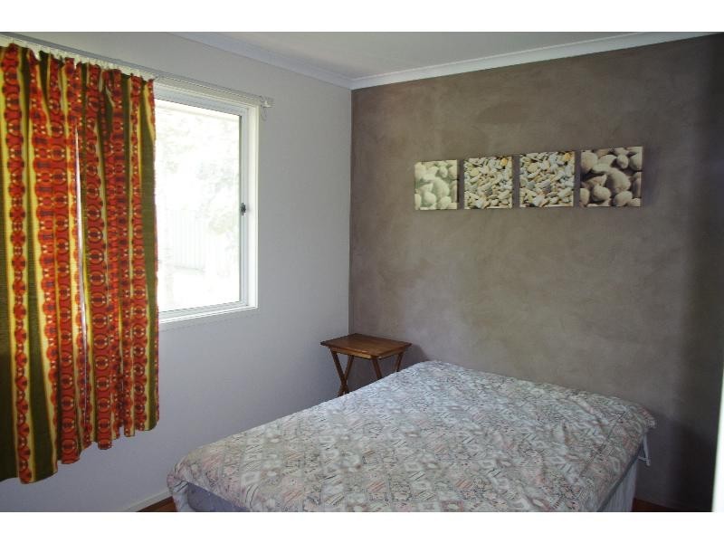37 Kooberry Street, Macleay Island QLD 4184