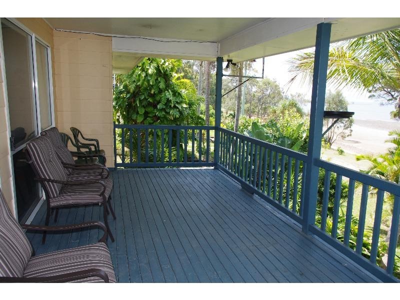 37 Kooberry Street, Macleay Island QLD 4184