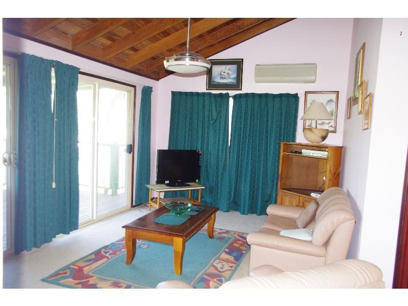 36 Mawarra Street, Macleay Island QLD 4184