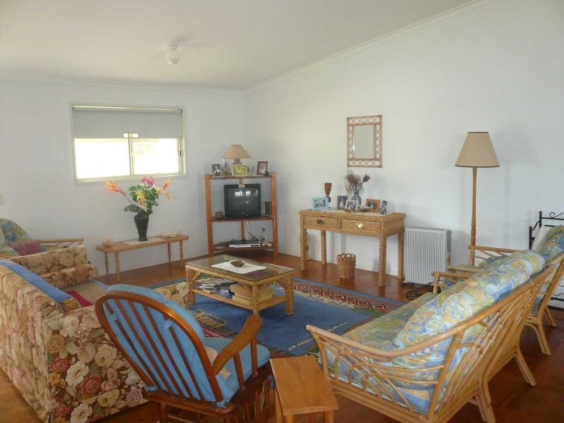 4 Alkira Street, Macleay Island QLD 4184