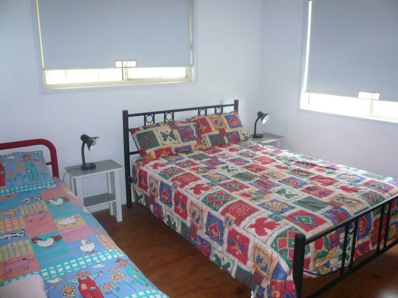 4 Alkira Street, Macleay Island QLD 4184