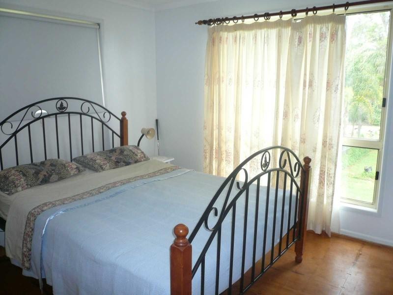 4 Alkira Street, Macleay Island QLD 4184