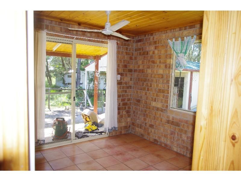 11 Vine Street, Macleay Island QLD 4184