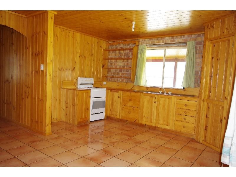 11 Vine Street, Macleay Island QLD 4184