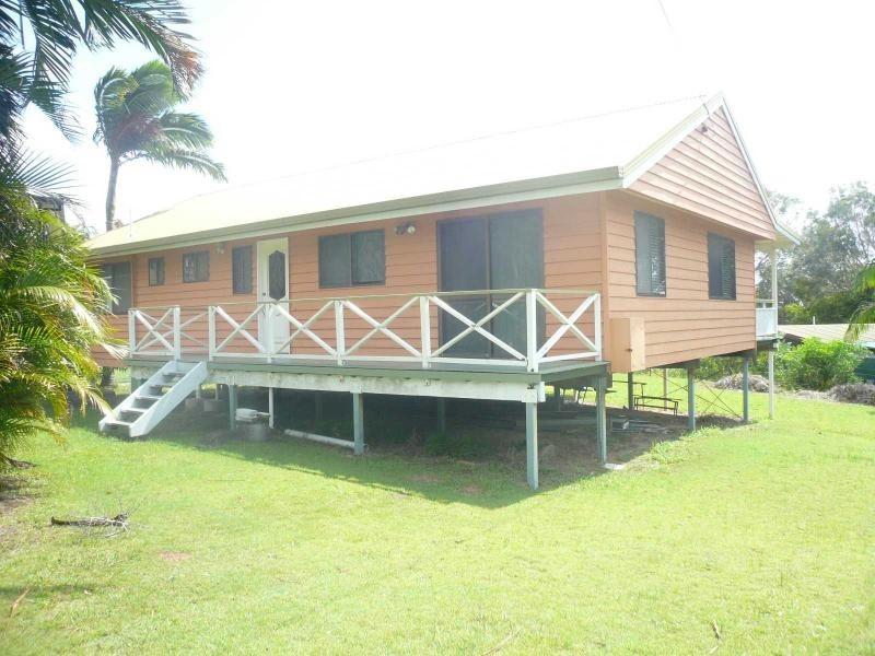 18 Kim Crescent, Macleay Island QLD 4184
