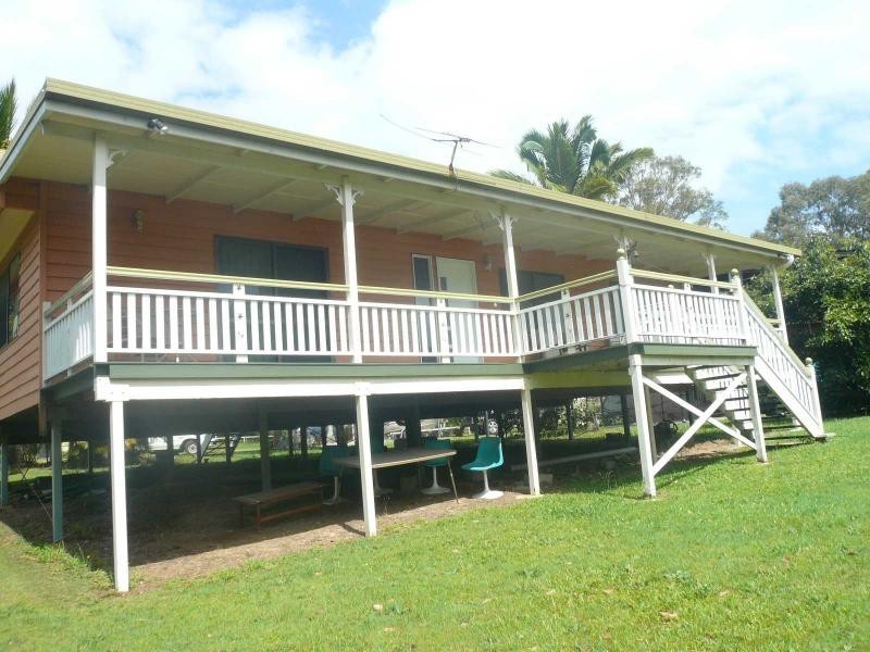 18 Kim Crescent, Macleay Island QLD 4184
