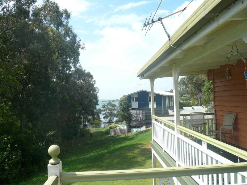 18 Kim Crescent, Macleay Island QLD 4184