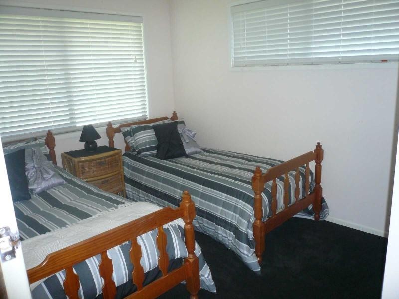 18 Kim Crescent, Macleay Island QLD 4184
