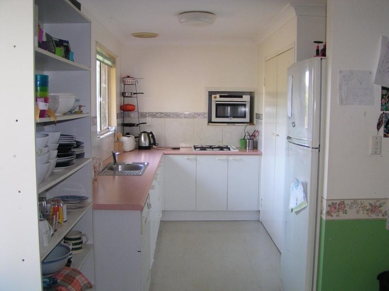 12 Leonie Crescent, Lamb Island QLD 4184