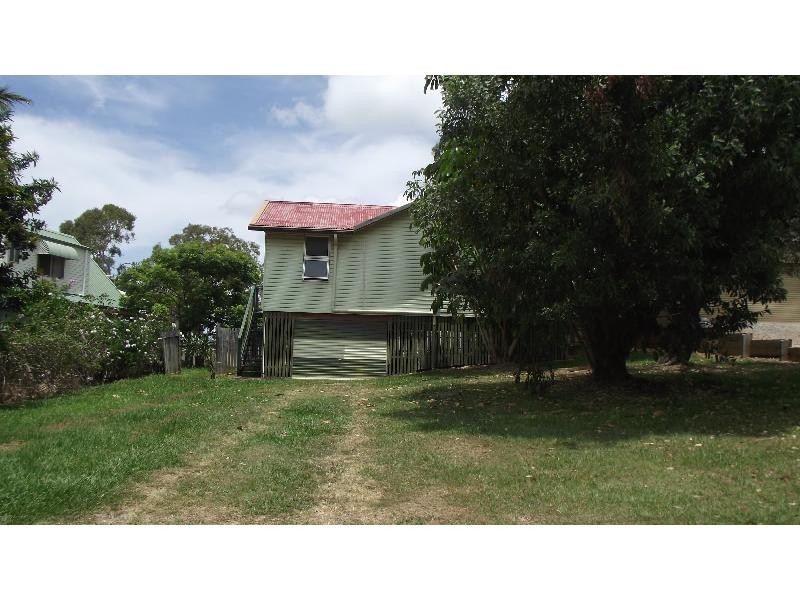 16 Mawarra Street, Macleay Island QLD 4184
