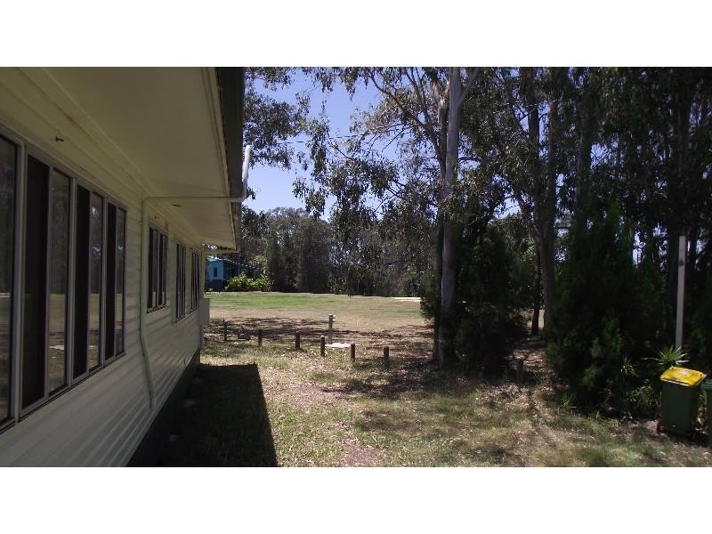 22 Cotton Tree Avenue, Macleay Island QLD 4184