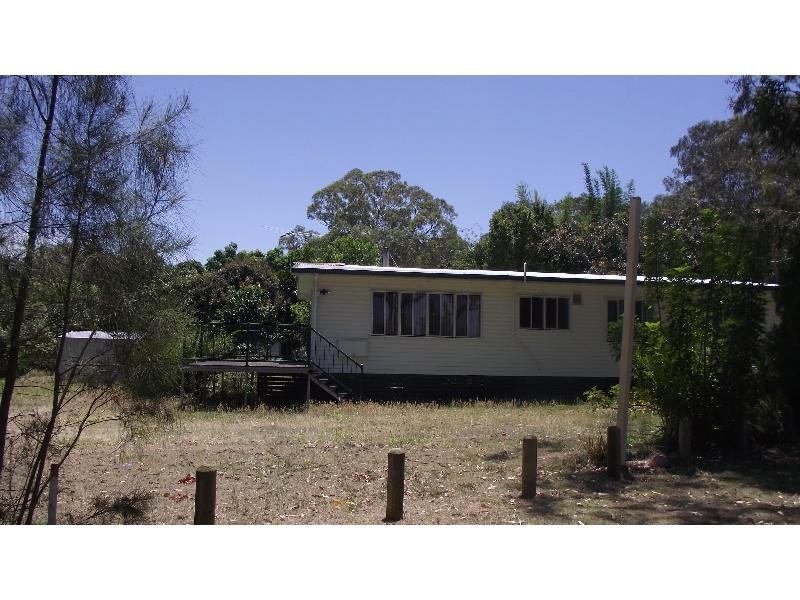 22 Cotton Tree Avenue, Macleay Island QLD 4184
