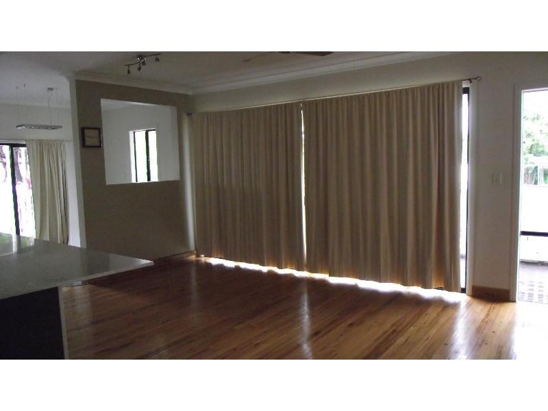 6 Hamilton Parade, Macleay Island QLD 4184