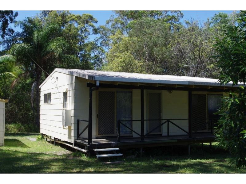 4 Dove Street, Macleay Island QLD 4184