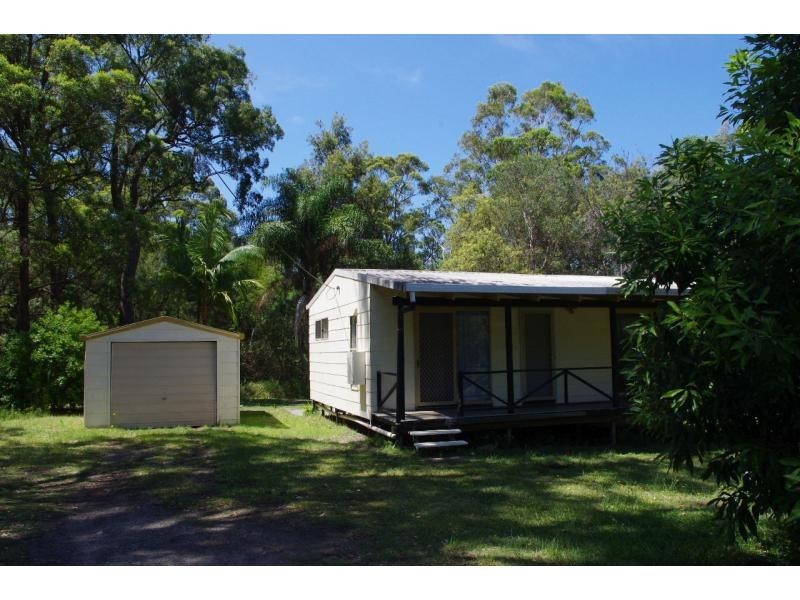 4 Dove Street, Macleay Island QLD 4184