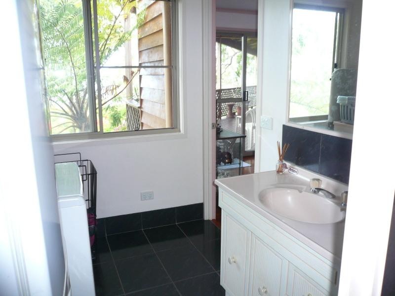 10 Koonwarra Parade, Macleay Island QLD 4184