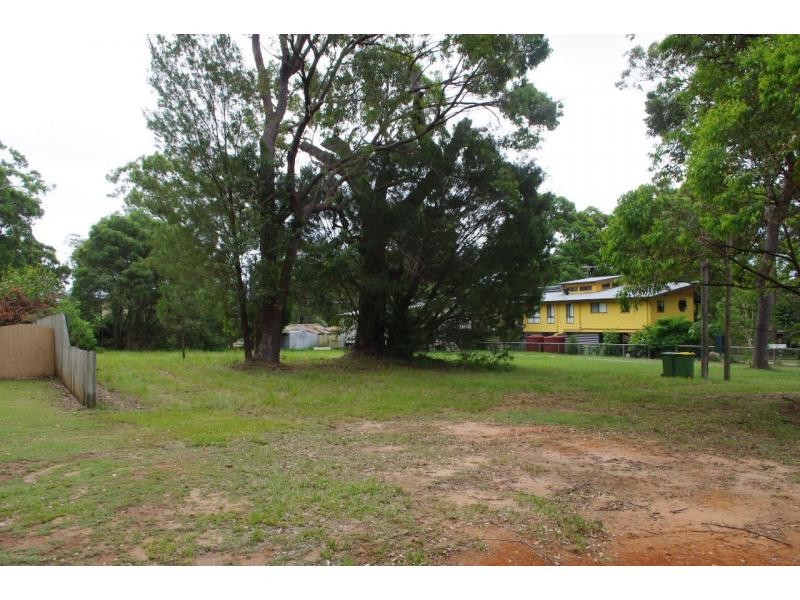 27 President Terrace, Macleay Island QLD 4184