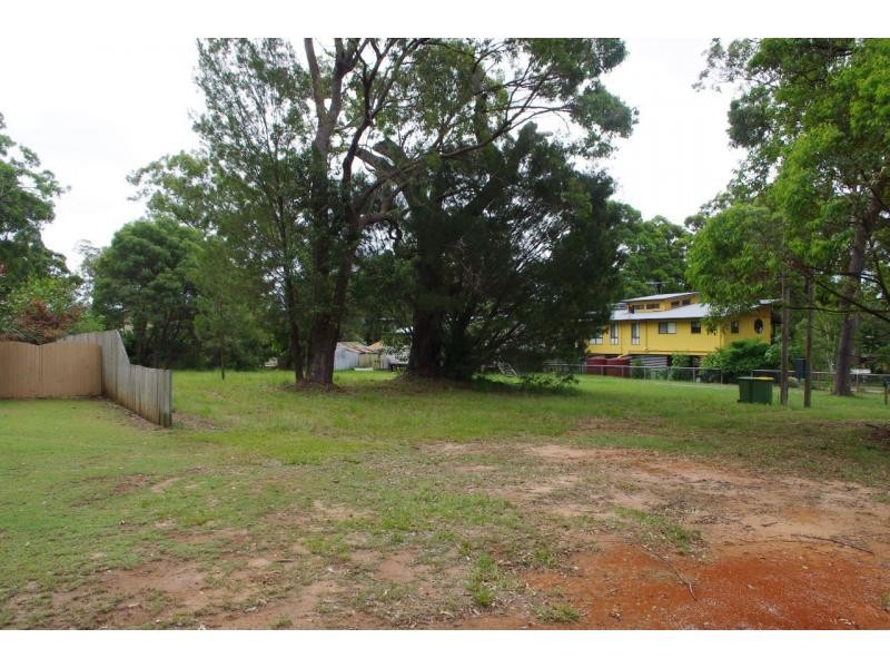 27 President Terrace, Macleay Island QLD 4184
