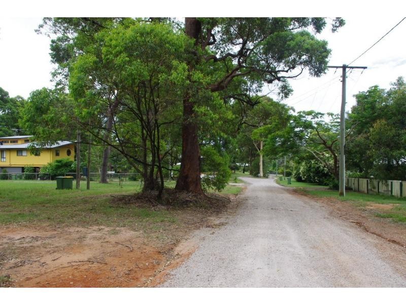 27 President Terrace, Macleay Island QLD 4184