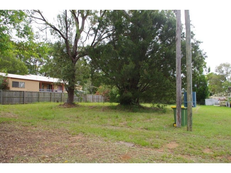 27 President Terrace, Macleay Island QLD 4184