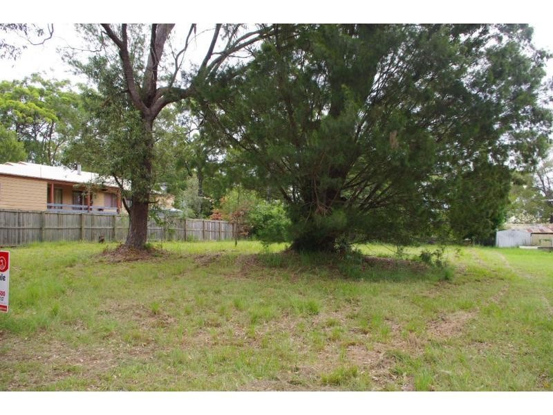 27 President Terrace, Macleay Island QLD 4184