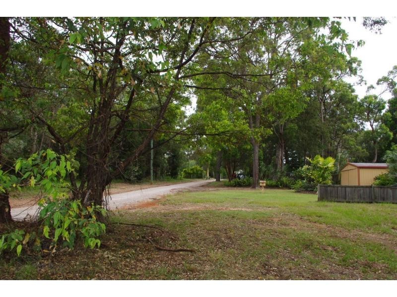 27 President Terrace, Macleay Island QLD 4184