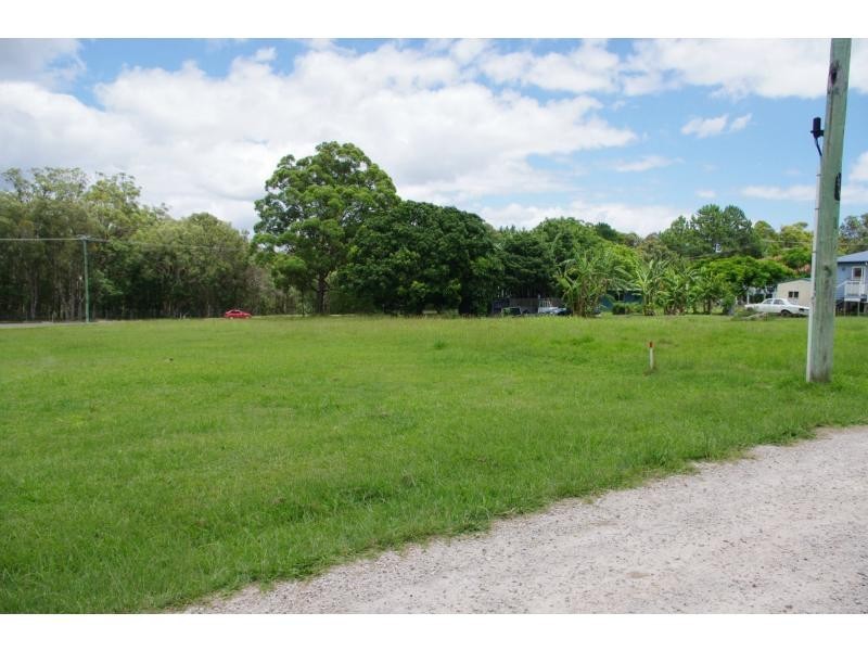 8 Mango Crescent, Macleay Island QLD 4184