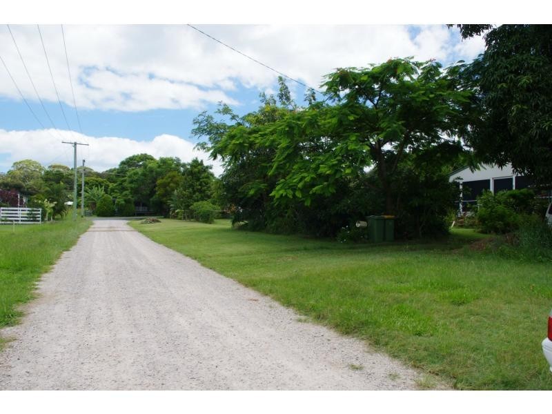 8 Mango Crescent, Macleay Island QLD 4184
