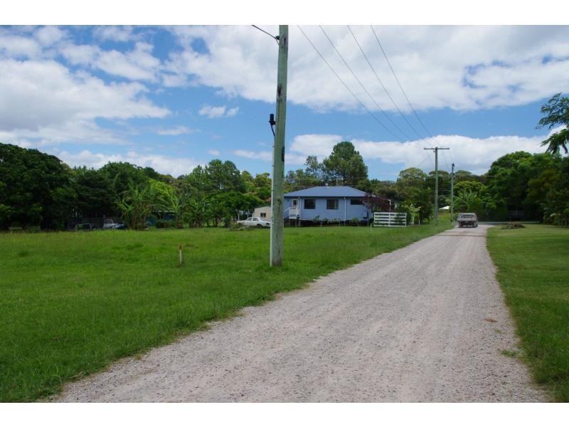 8 Mango Crescent, Macleay Island QLD 4184