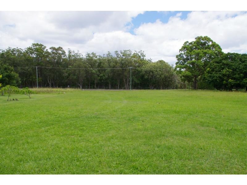 8 Mango Crescent, Macleay Island QLD 4184