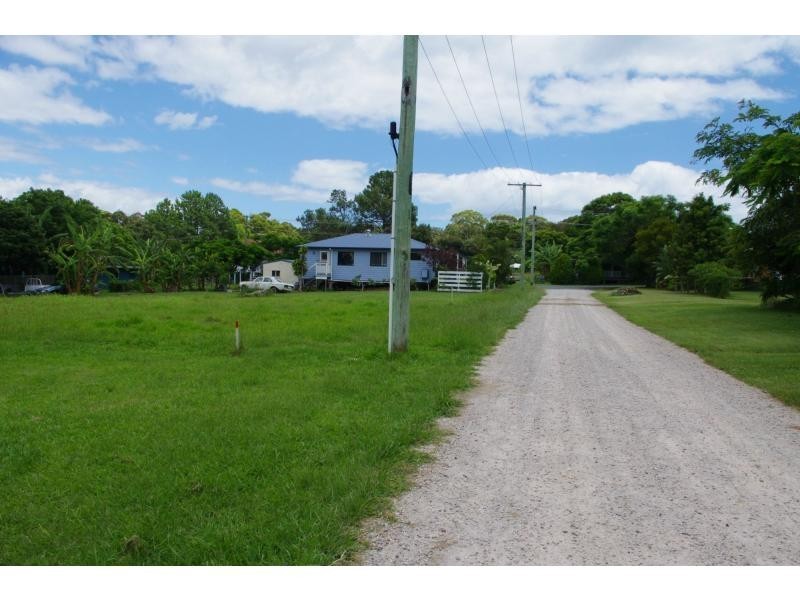 8 Mango Crescent, Macleay Island QLD 4184